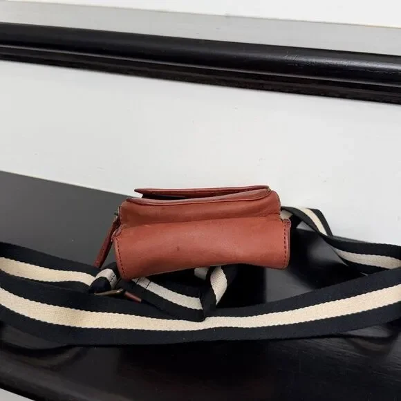 American Leather Co genuine leather crossbody shoulder purse neutral like new - Picture 8 of 11